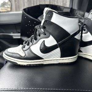 WOMEN'S NIKE DUNK SKY HI WEDGE BLACK & WHITE HIGH TOP SHOES